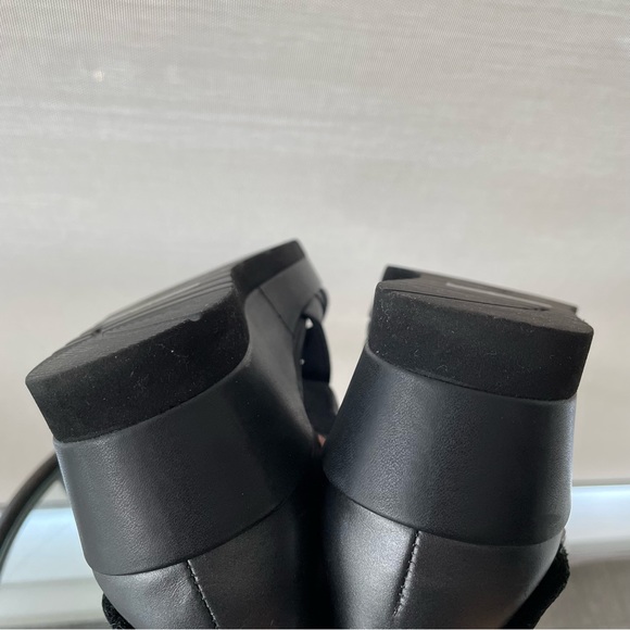 Like new Earth chunky leather wedge heel sandal. Size 7B (medium width) - Picture 9 of 10
